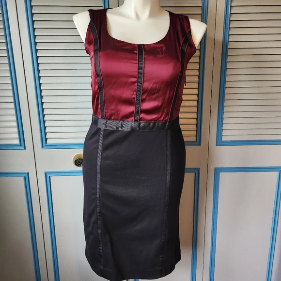 Dana Buchman Dresses & Skirts - Dana Buchman Red & Black Sleeveless Dress